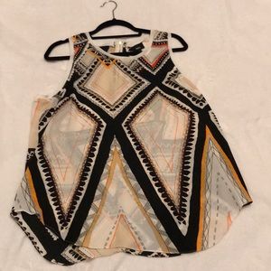 Patterned sleeveless blouse